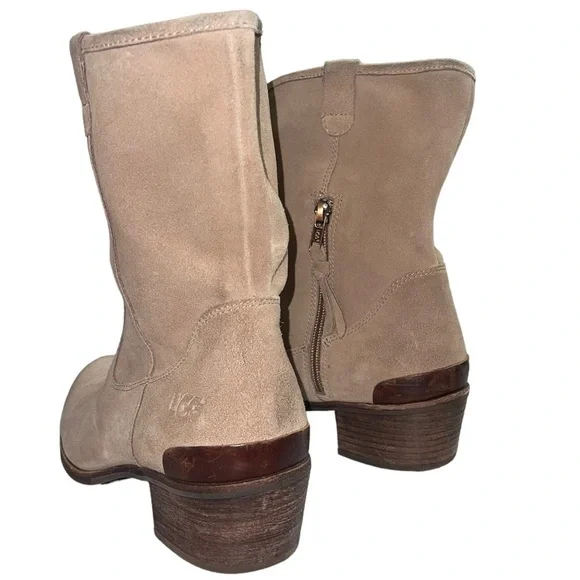 UGG Briar suede leather boots. Color is Sugar alone tan. Size 10 GUC - Picture 13 of 16